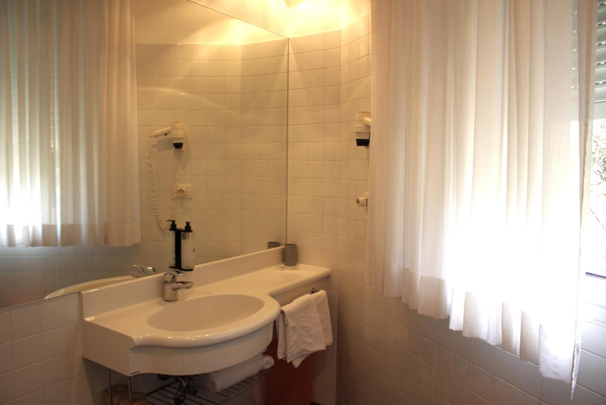 Residence Adriatico Gabicce Mare Εξωτερικό φωτογραφία