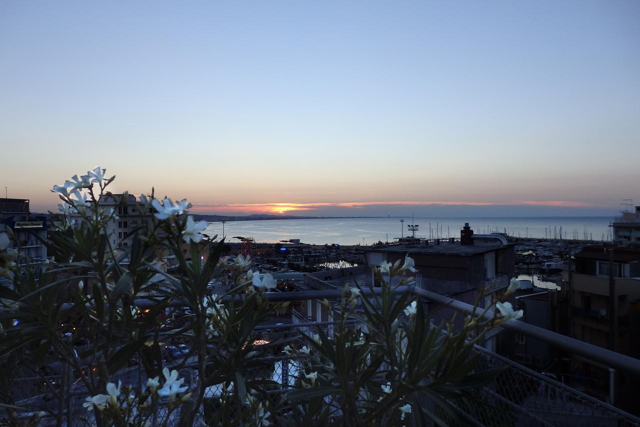 Residence Adriatico Gabicce Mare Δωμάτιο φωτογραφία