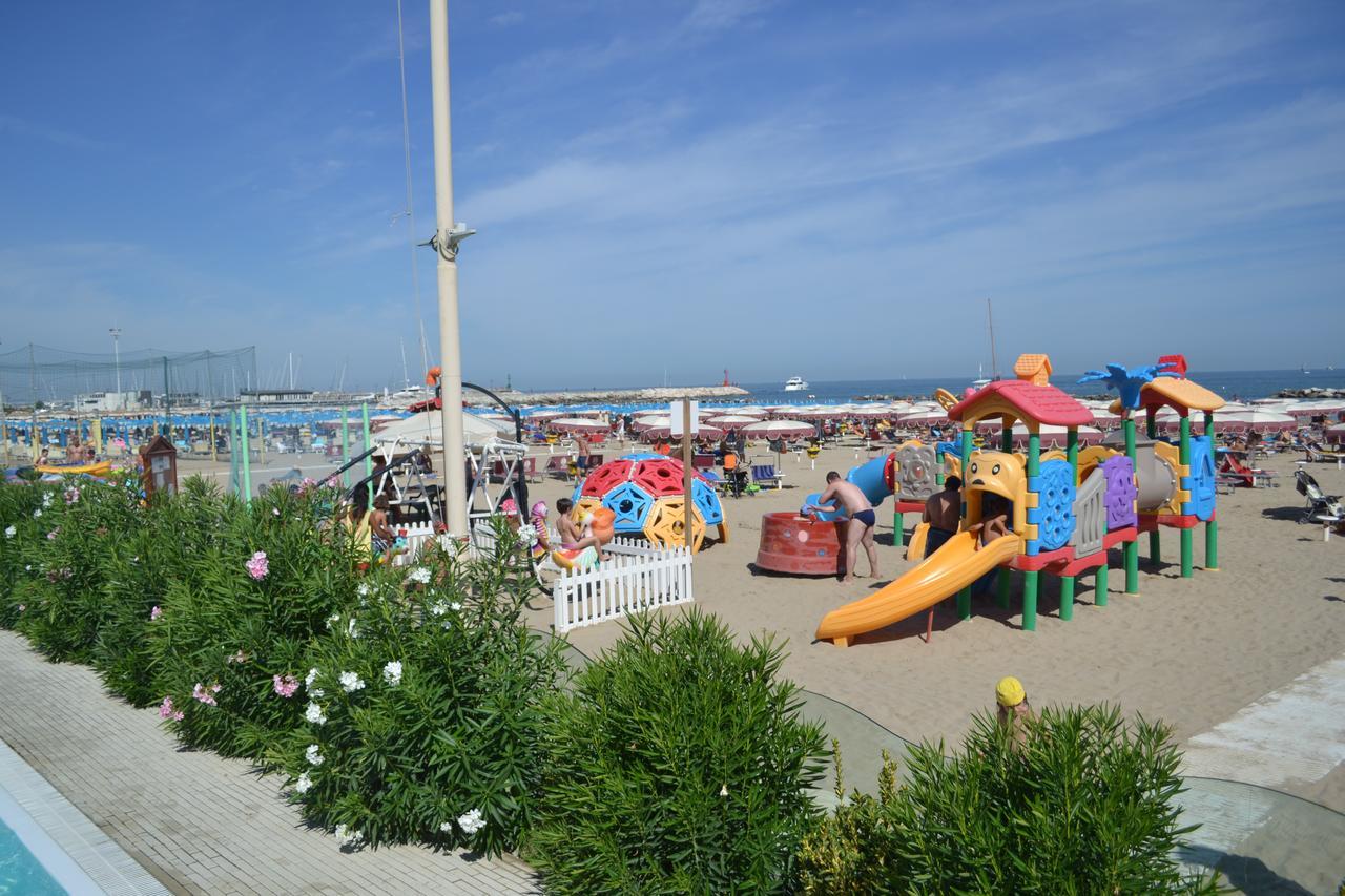 Residence Adriatico Gabicce Mare Εξωτερικό φωτογραφία