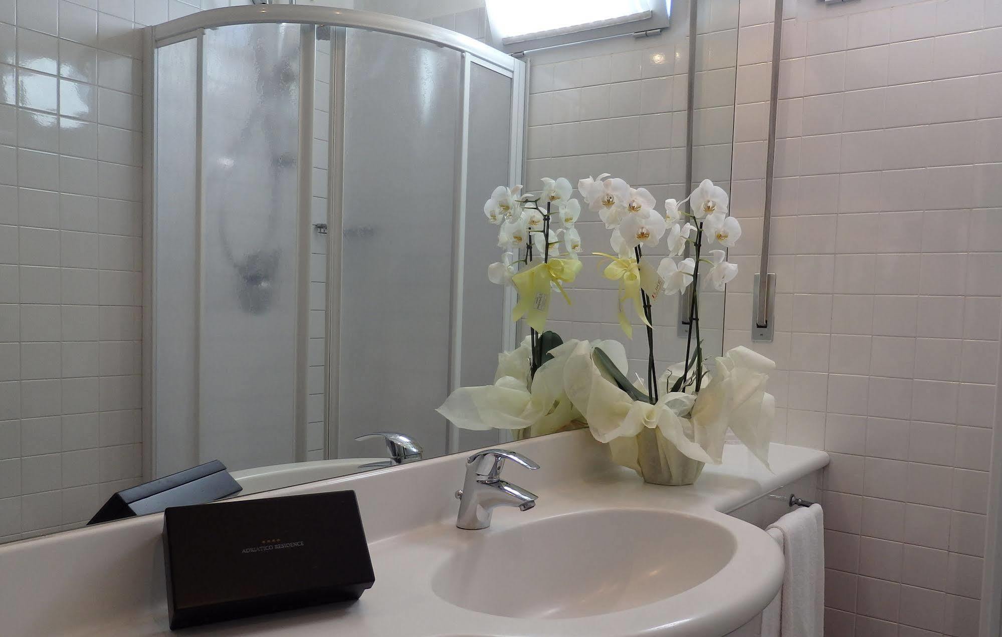 Residence Adriatico Gabicce Mare Εξωτερικό φωτογραφία